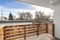 Upscale Downtown Townhome!