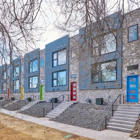 Upscale Downtown Townhome!