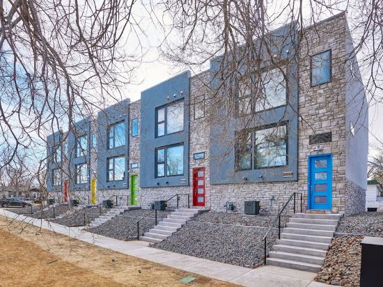 Upscale Downtown Townhome!