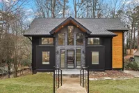 Deluxe 3Bed 3Bath Home - Dresden East Neighborhood Atlanta