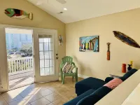 Ocean Views New 4BR Steps from Beach - บังกะโล