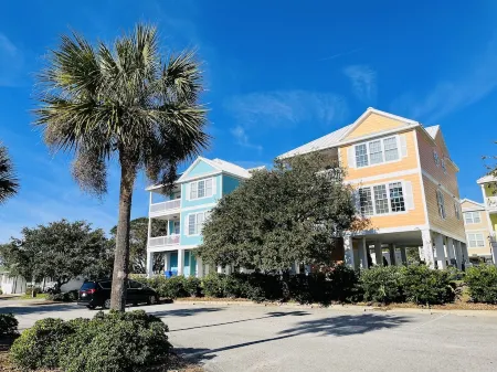 Ocean Views New 4BR Steps from Beach
