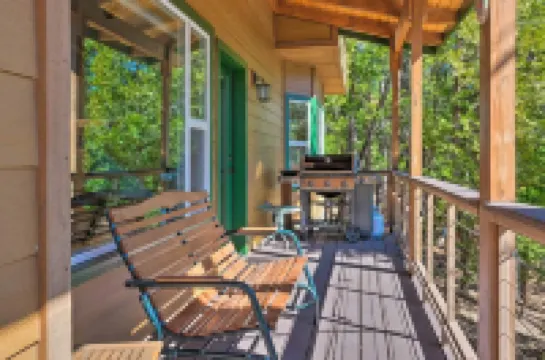 Huge Cozy Cabin 3 Bed Rooms, loft, Game/bedroom, Spa