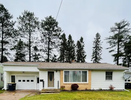 Cozy Home in Ironwood, MI