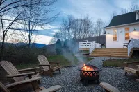 Roxbury Private 3Br w/ Fire-Pit, Sweeping Mt Views- 5 Wooded Acres. Near Skiing!