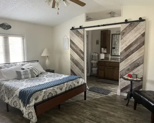 Serene & comfortable Southwestern home in Dalhart for you and your pets… Hotels in Dalhart