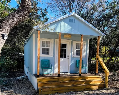 Fox Kit Cabin Hotels in Bosque County