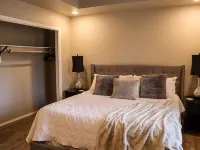 3 bed, 2 bath Luxury Home- SteamPunk Station close to everything! - Wifi