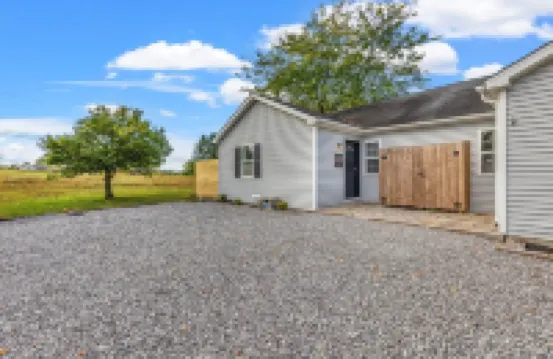 The Luxe/ Hot Tub/ On Bright Leaf Golf Course Hotels in 