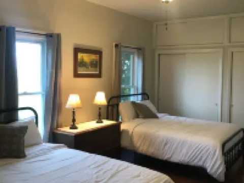 Newly Renovated Farmhouse Finger Lakes Hotels in Seneca County
