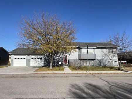 Montana Home close to golfing, fishing, skiing, hiking, hunting and downtown