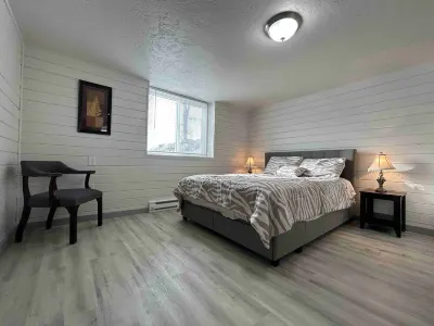 Lake Front Cozy 2 BR Unit