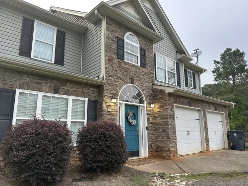 Peaceful House - 4 BR, Large Patio