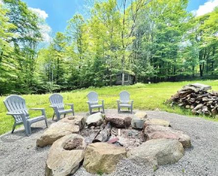 Private Adirondack Getaway. Close to Lake George and VT for Winter Activities.