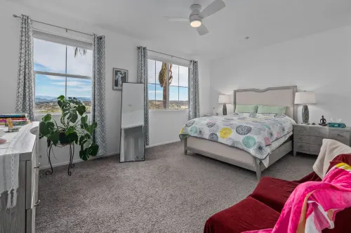 Beautiful townhouse in Carlsbad less then 10 min away from the beach