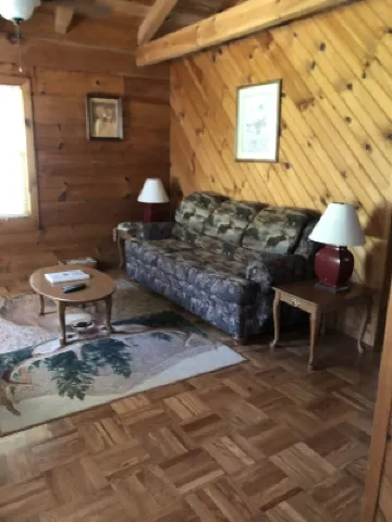 Cabin #4   Secluded and Quiet