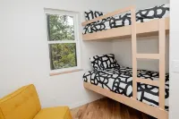 Two Bedroom Modern Tiny House with Bluff Views, Huge Windows! - balcony