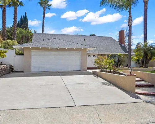 Stunning Coastal Escape w. private pool & spa, arcade, near themed parks & beach Hotels in Mission Viejo