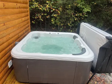 Fall Discounted Rate: Natural Bridge Cabin Stay