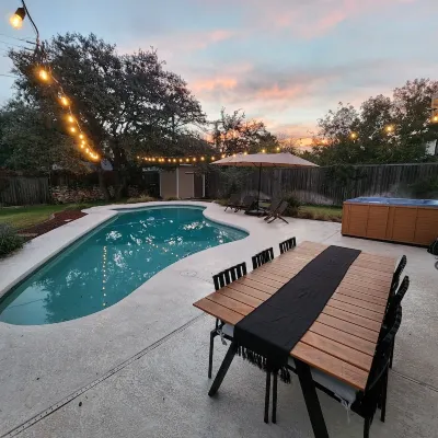 ATX Arcade, Theater, & Poolside Oasis! Pet & Kid Friendly!
