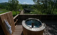 AQUÍ: comfortable 2-person tiny house with view at the foot of the Pyrenees