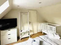 First class house close to the beach, fenced garden 8 adults + children