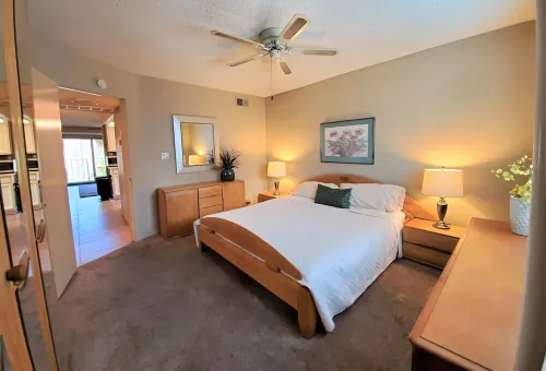 Hello Scottsdale! Heated pool-Walk to Scottsdale Fashion Square!