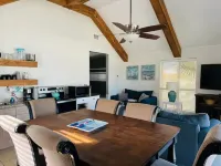 Dancing Dolphin! A walk to the beach! UNIT A