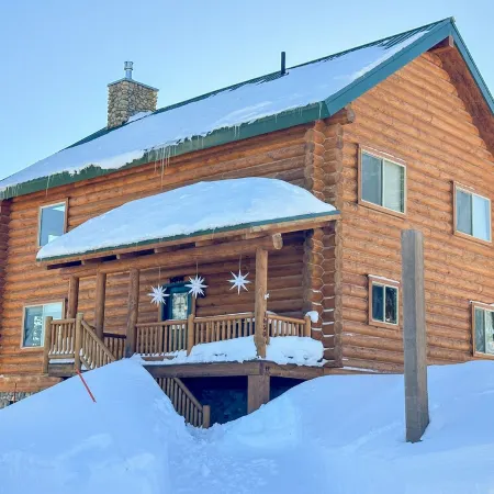 Woodland Views + Spacious Layout + Gameroom // Sleeps 12 in Beds