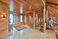 Custom-Bulit Log Cabin Family Friendly home on Round Lake, close to trails!