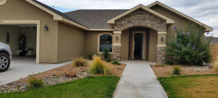 The Coop is a cozy pet friendly home in the heart of Roswell near hospitals Hotels in Chaves County