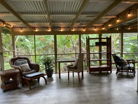 Private Banana Tree Cottage with Ocean Views