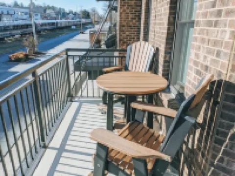 Beautiful condo in downtown Blue Ridge!