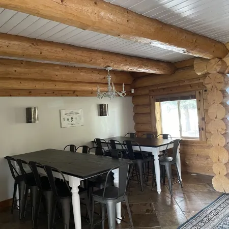 Lake Vista Lodge hot tub, 6,500+ sq ft, sleeps 30+!!