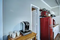 Convenient/Safe Location: Studio APT near WholeFoods