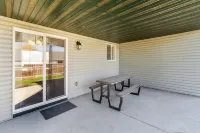 CLEAN 3 BR 2 Bath- QUIET neighborhood
