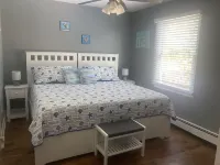 Family Fun Home. 5 Bedroom & Inground Pool ! 4 blocks from the Beach !