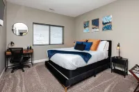 The Carmel/Bold/Massage /Chair Spacious / 3D Wall / Pool / Gym / Tanning Bed