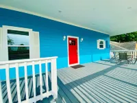 Brand new custom home,  with 3 en-suite bedrooms, located in prime Kemah spot!