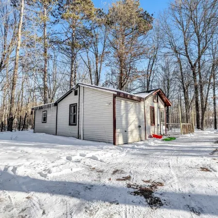Woodland Retreat I Pet Friendly I Mins to Town