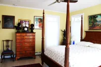 Spectacular ocean front House w/private beach - Wifi