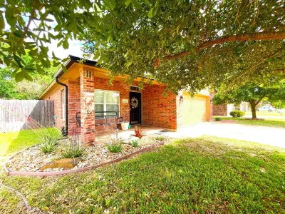 Location, Location>> Between Kyle Field & Travis Bryan Midtown Sports Park!