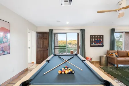 Desert Oasis: Heated Pool, Mini Golf, Hot Tub & Games Отели рядом с достопримечательностью «Tucson Clay Co-Op»