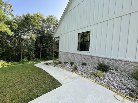 House near Dale Hollow Lake / State Park