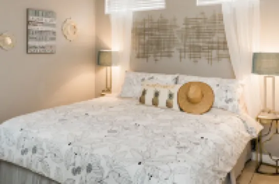 Private Modern 1BR/1BA Tropical Kihei Maui Cottage by the Beach