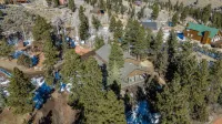 Cabin Lodge at Panguitch Lake Sleeps 18, wifi, good roads, year round access
