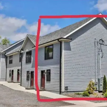 Brand New 2 Bdr. Townhome Minutes from Windham Mtn