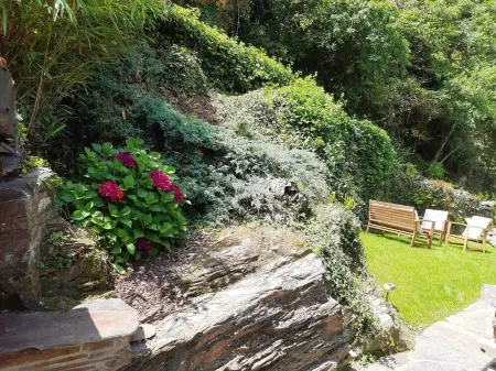 Tourist use housing Отели в г. Samos