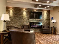 Luxurious, peaceful, family and dog friendly condo right on Ten Mile Creek!