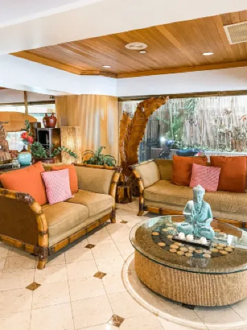 New Waikiki Boutique Condo 1.5 blocks to the sands of Waikiki Beach!